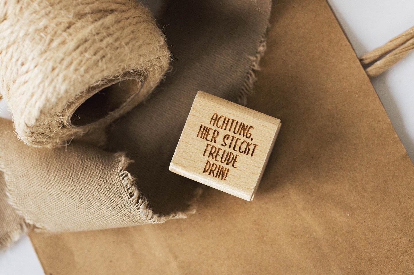 Achtung Freude Stempel Hier steckt Freude drin Geschenk Geburtstag Geschenkverpackung Geschenkpapier Alles Gute Stempel Alles Liebe HS101