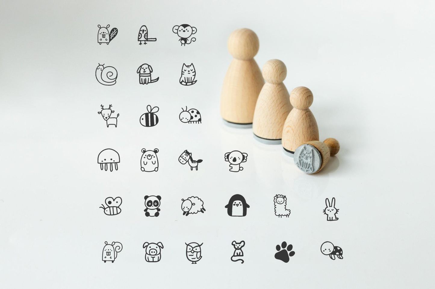 Mini Holzstempel Tiere – 25 Motive, 4 Größen - Bastelstempel für Karten, Scrapbooking, Bullet Journal, DIY, Kinder Basteln Tiermotive HS148