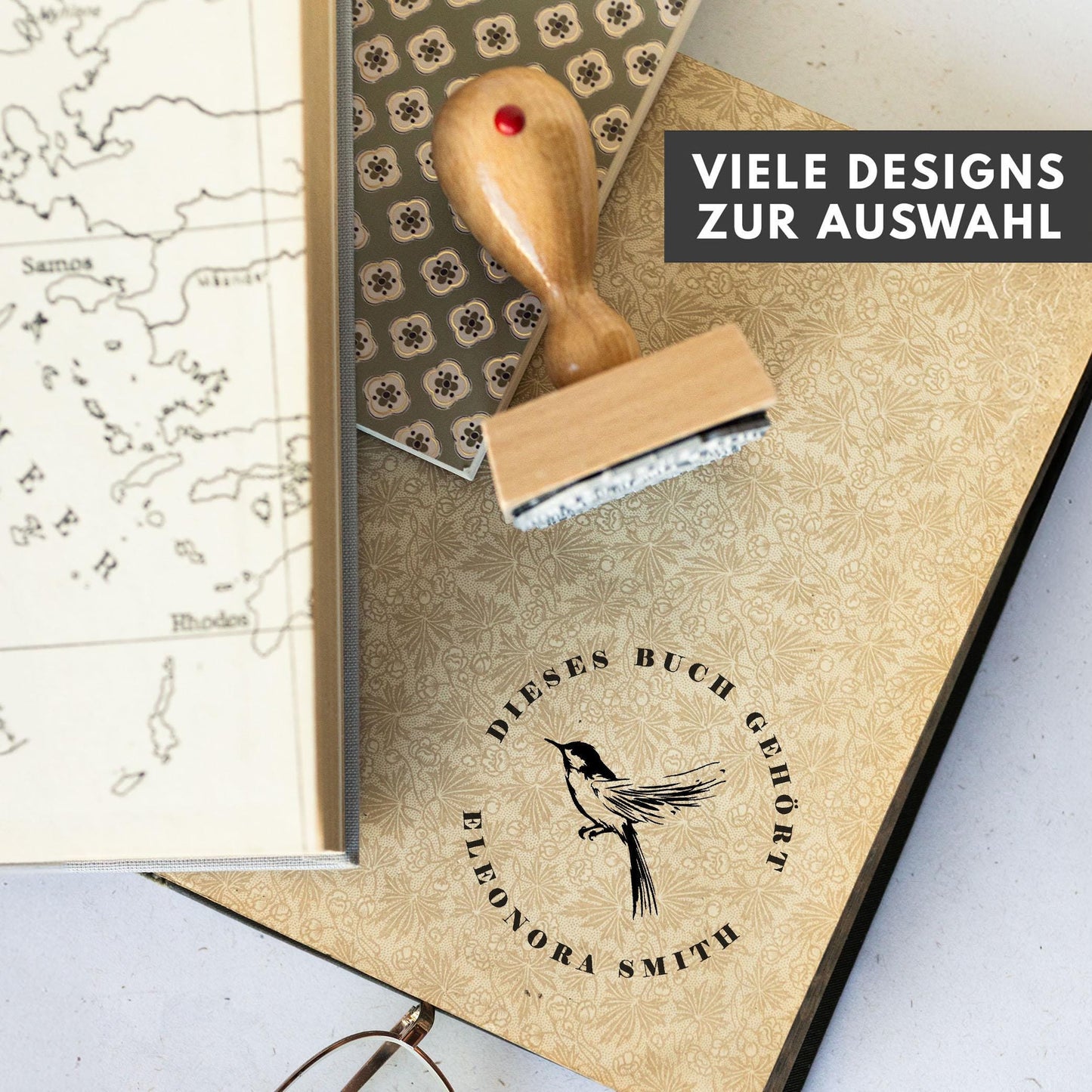 Ex Libris Namensstempel aus Holz 5x5cm –Personalisierter Bücherstempel mit Holzgriff– Geschenk für Leseratten Buchliebhaber Bibliothek HS189