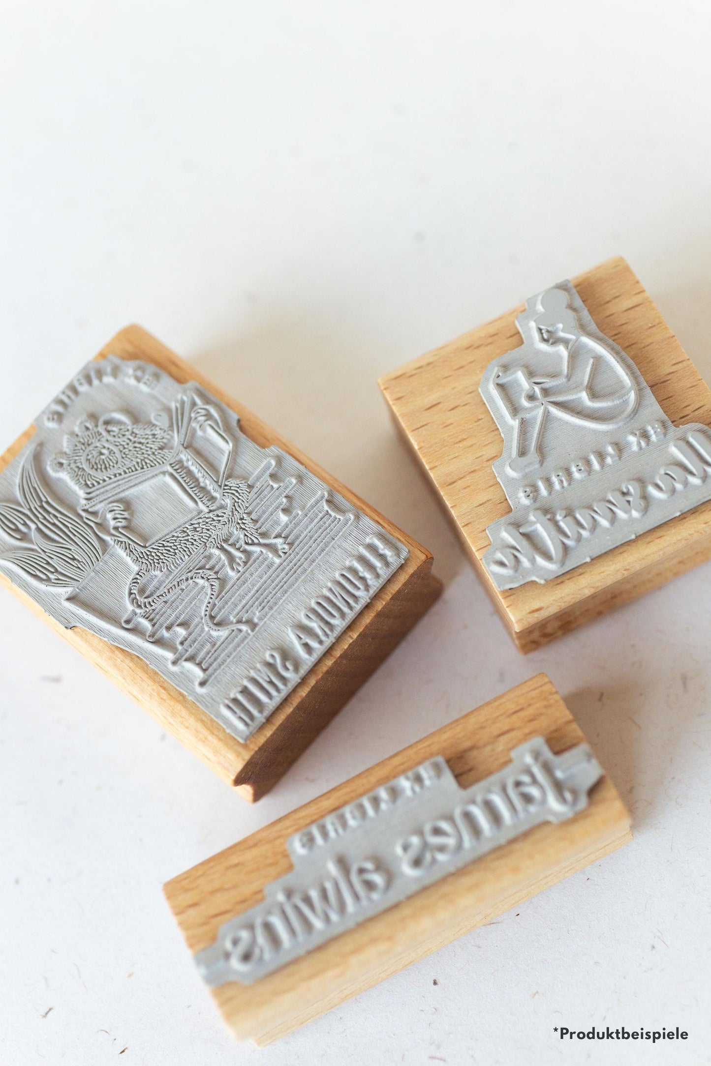 Ex Libris Namensstempel aus Holz 6x4cm – Personalisierter Bücherstempel mit Gravur – Geschenk für Leseratten Buchliebhaber Bibliothek HS188