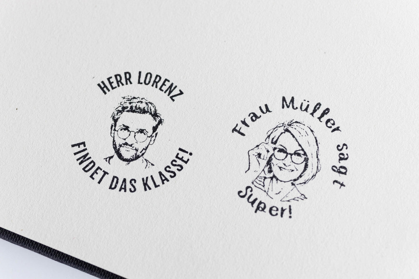 Personalisierter Lehrerstempel mit Gesicht – Individueller Fotostempel | Holzstempel oder Selbstfärber | Eigenes Motiv & Wunschtext HS198